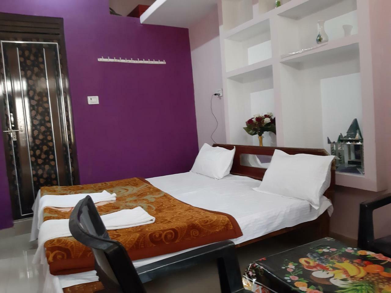 Shree Ram Homestay Орчга Екстер'єр фото