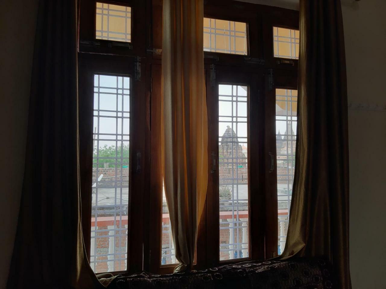 Shree Ram Homestay Орчга Екстер'єр фото
