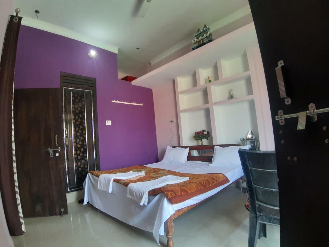Shree Ram Homestay Орчга Екстер'єр фото