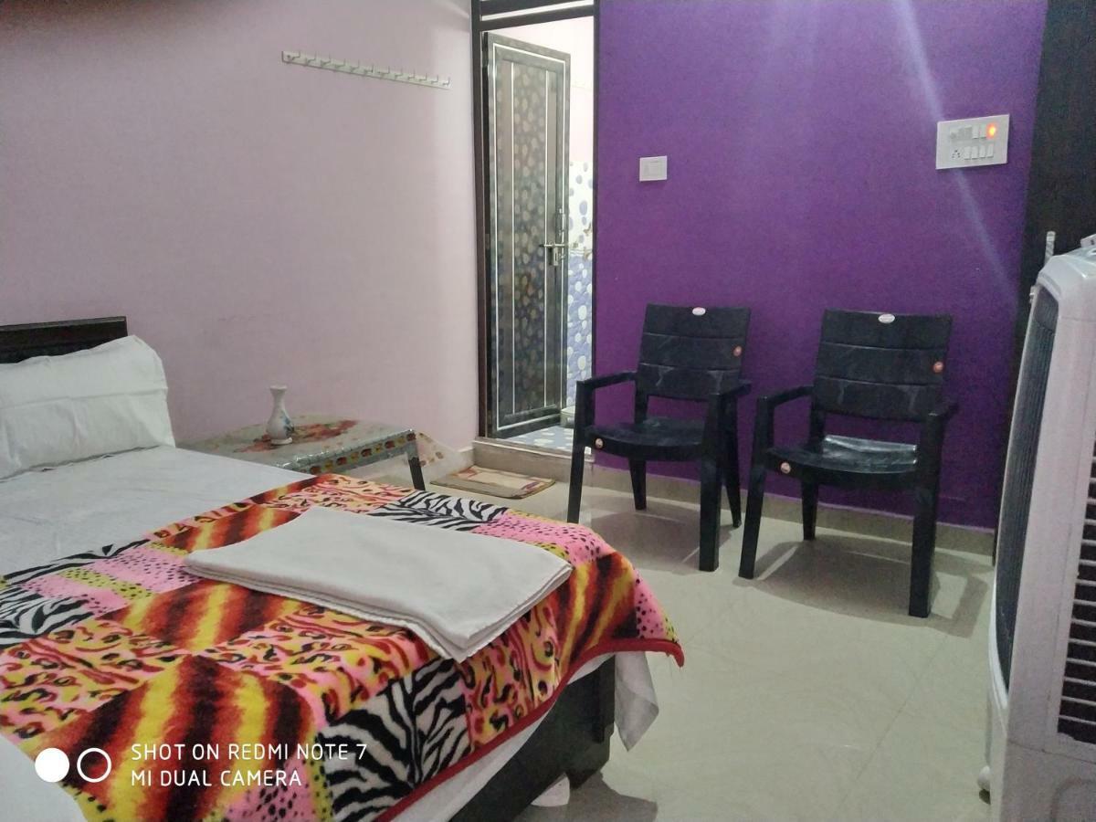 Shree Ram Homestay Орчга Екстер'єр фото